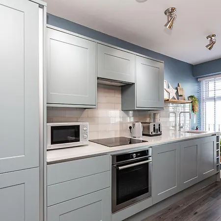 Seafront Apartment - Sleeps 6 - Gateway To The Lake District - Brand New Morecambe Exterior photo