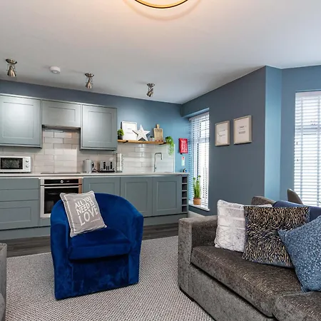 Seafront Apartment - Sleeps 6 - Gateway To The Lake District - Brand New Morecambe Exterior photo