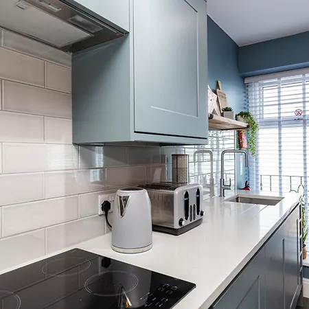 Seafront Apartment - Sleeps 6 - Gateway To The Lake District - Brand New Morecambe Exterior photo