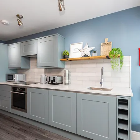 Seafront Apartment - Sleeps 6 - Gateway To The Lake District - Brand New Morecambe Exterior photo