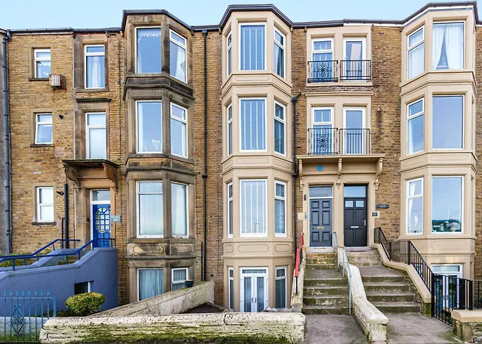 Seafront Apartment - Sleeps 6 - Gateway To The Lake District - Brand New