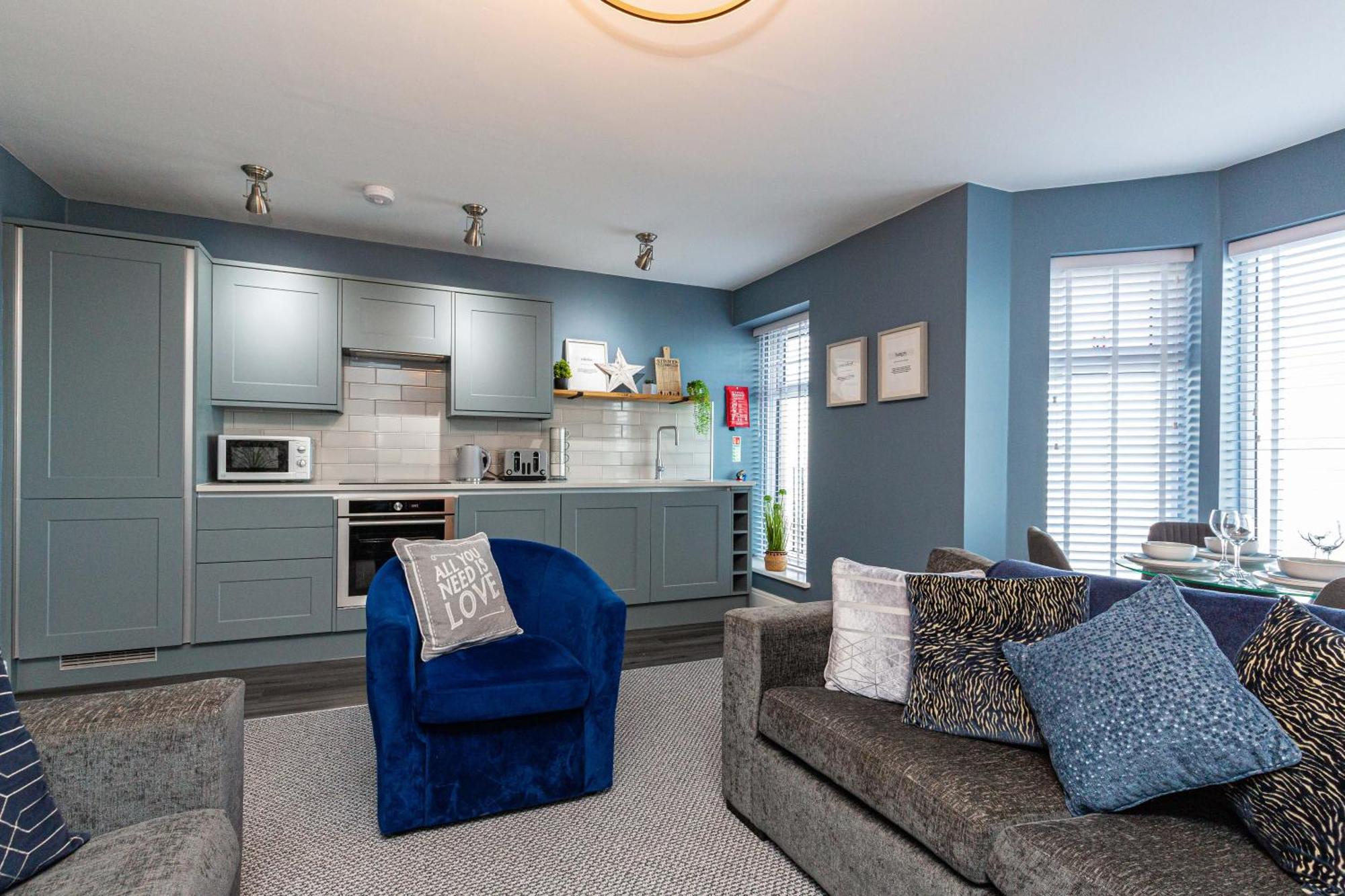 Seafront - Sleeps 6 - Gateway To The District - Brand New Apartment Morecambe