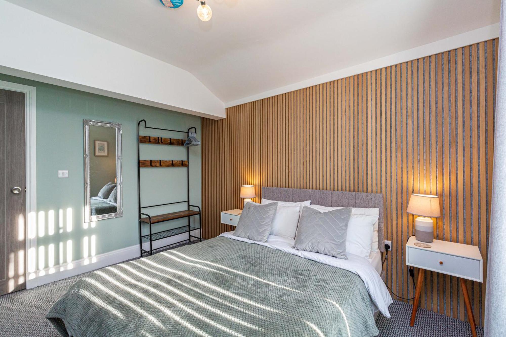 Seafront - Sleeps 6 - Gateway To The District - Brand New *